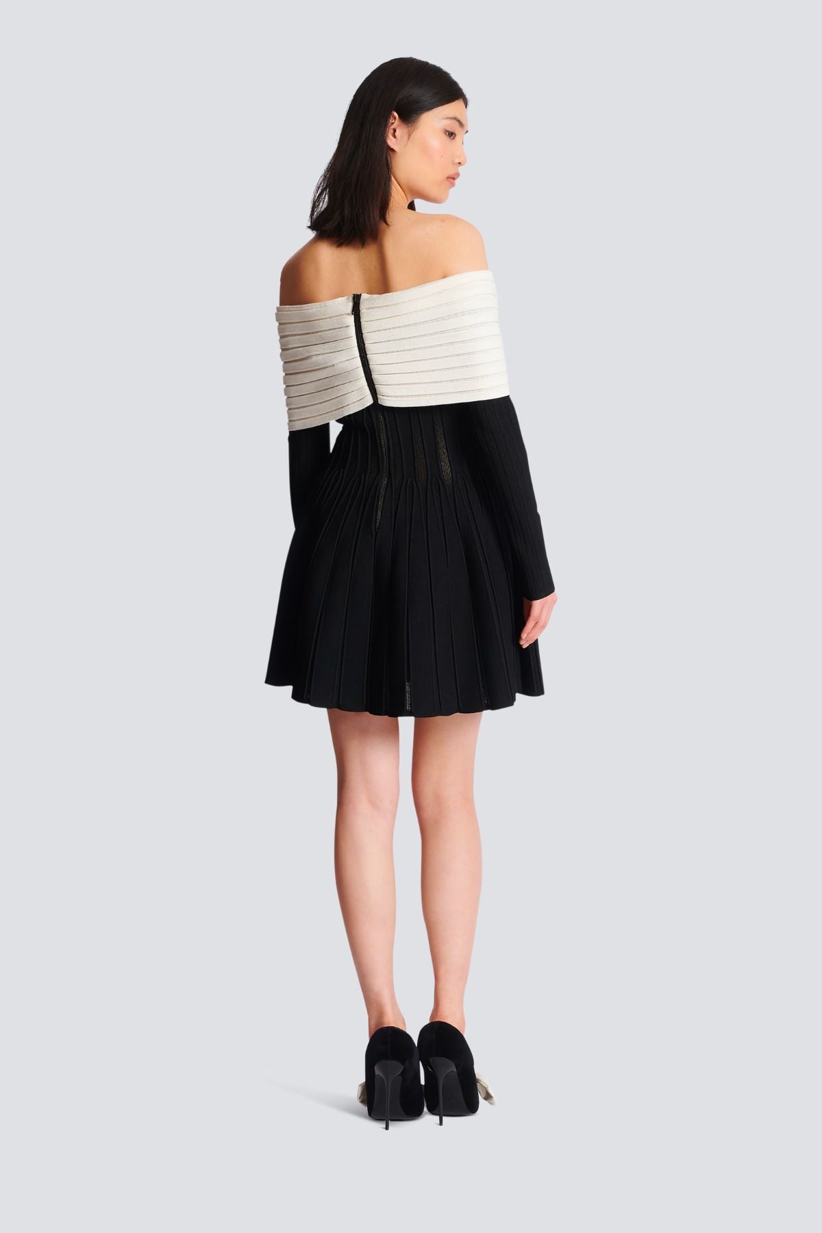 Balmain white and black discount viscose off the shoulder dress