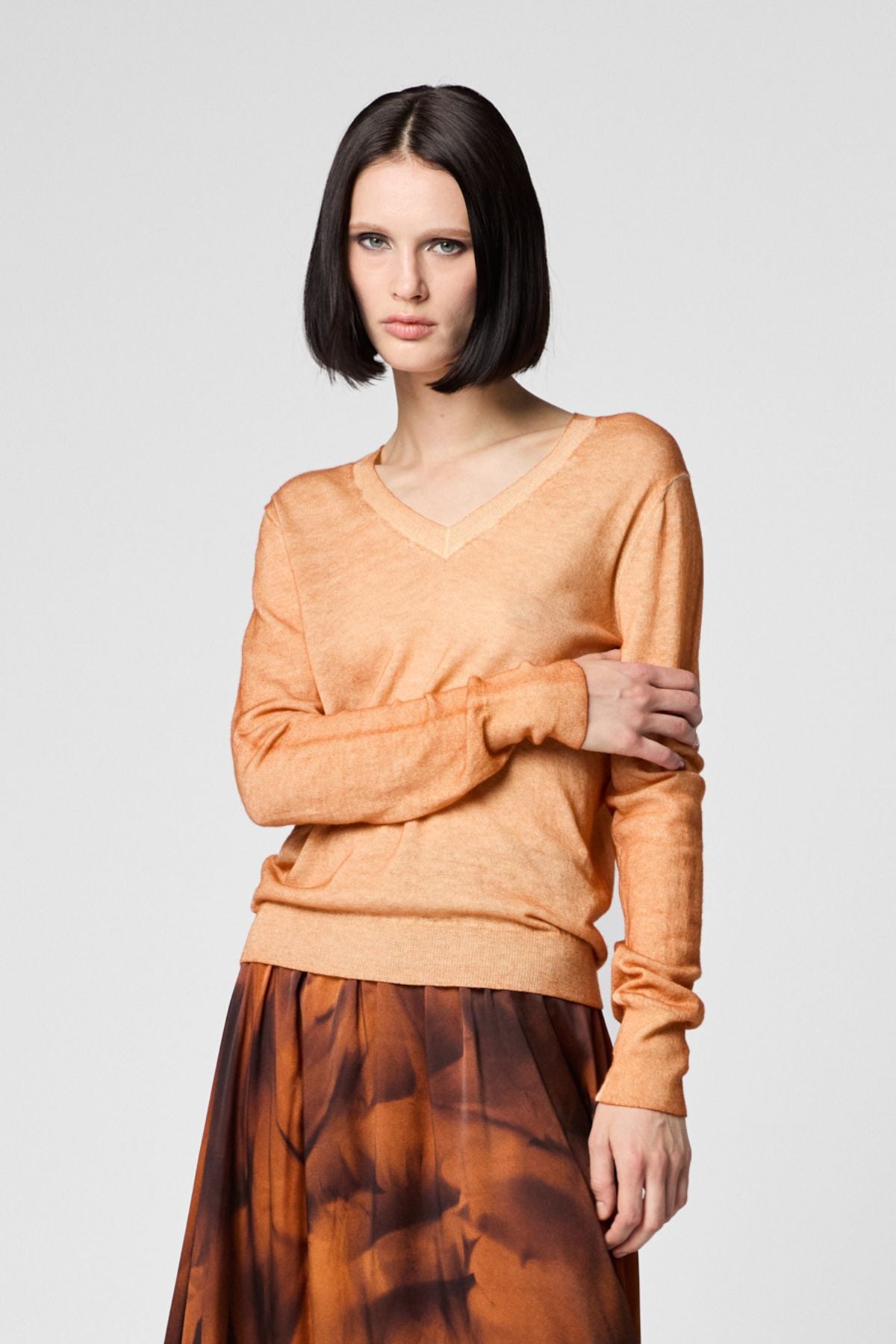 Avant Toi Two Colours Ultralight Cashmere V Neck Pullover - Ambra/Cumino