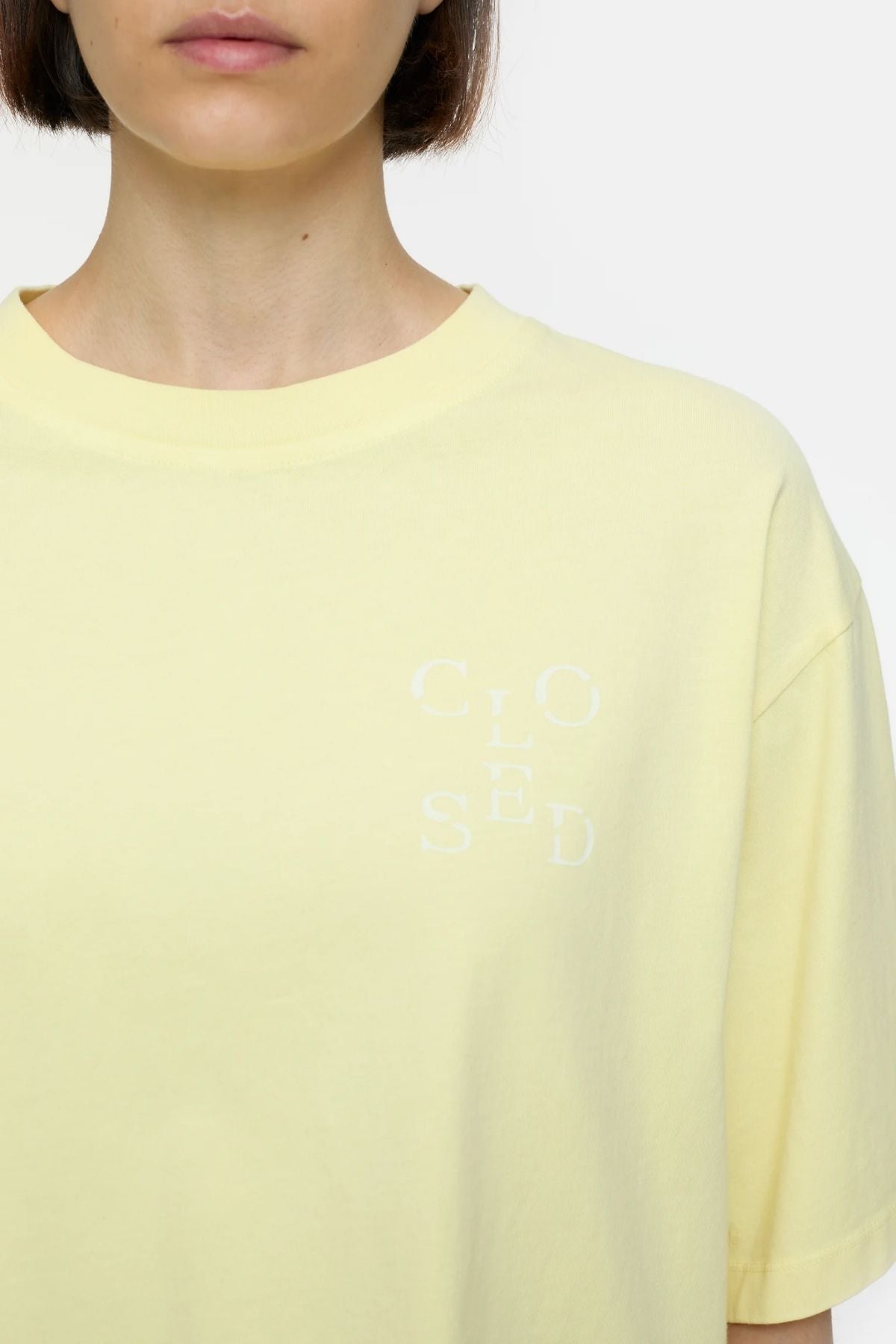 Closed Cropped T-Shirt - Vanilla Beige